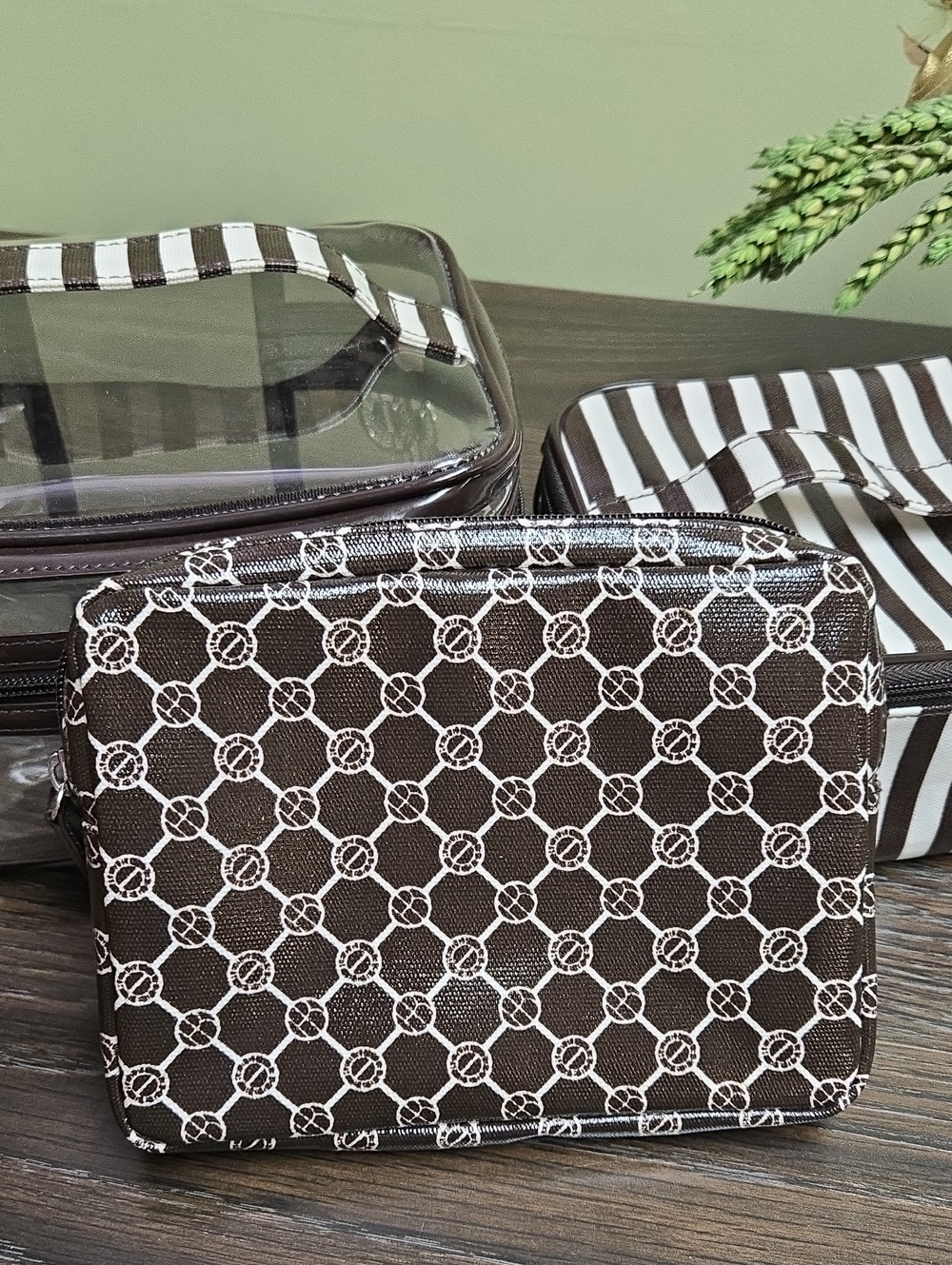 HENRI BENDEL SLIM LOGO TRAVEL COSMETIC CASE